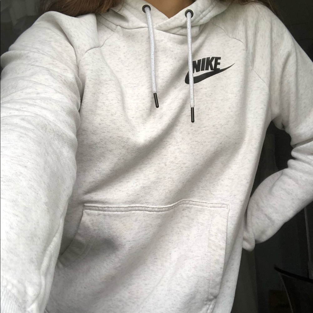 nike light grey sweatshirt